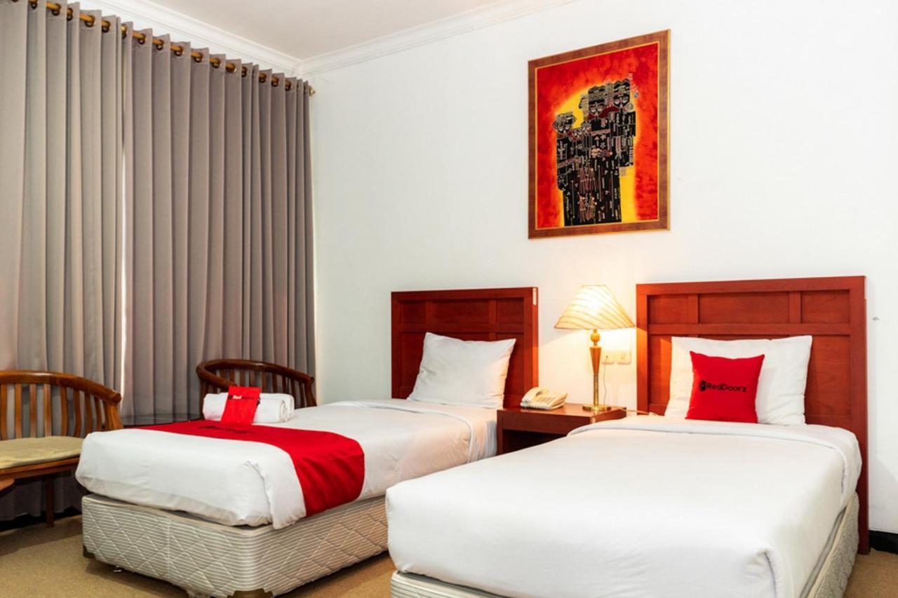 Reddoorz Plus Syariah Near Java Supermall Semarang 2 Exterior foto